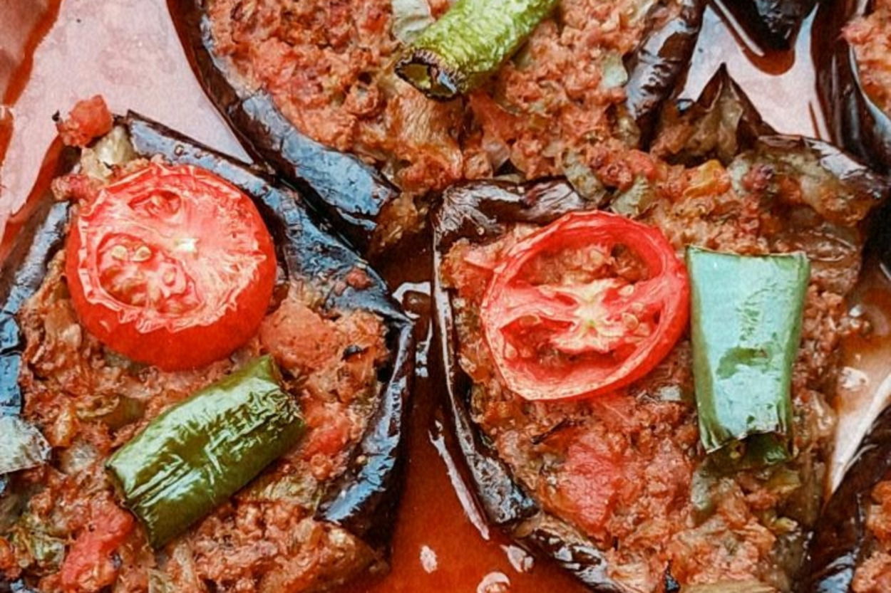 Sofraları Süsler: Kolay Karnıyarık