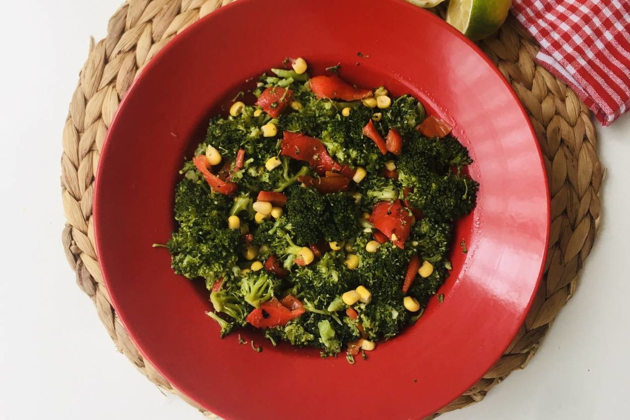 İster Ana Yemek İster Yancı: Brokoli Salatası