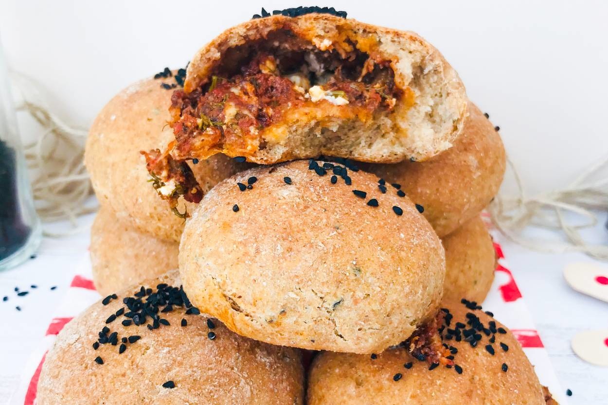 Bayılacaksınız: Pizza Margherita Tadında Poğaça