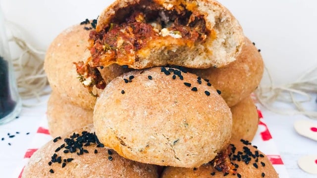 Bayılacaksınız: Pizza Margherita Tadında Poğaça