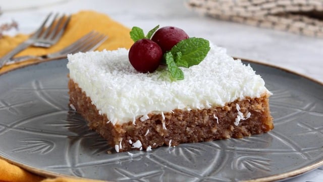Şerbetli Ama Çok Hafif: Kıbrıs Tatlısı