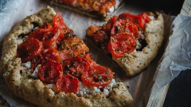 Damak Çatlatan: Domatesli Galette