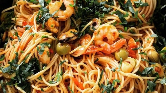 Enfes Sosuyla: Karidesli Makarna