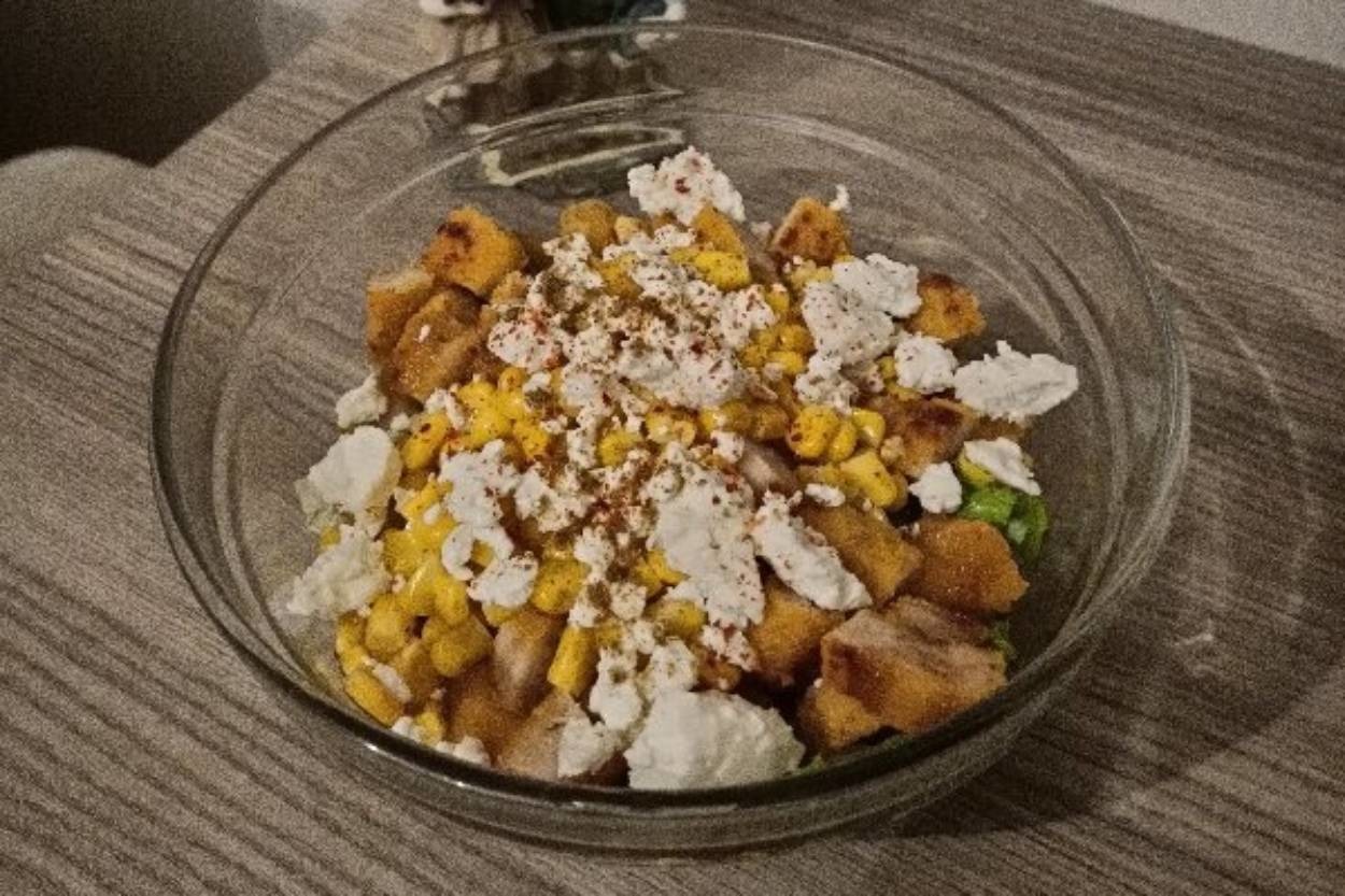 Pratik Hazırlanan: Yoğurtsuz Sezar Salatası