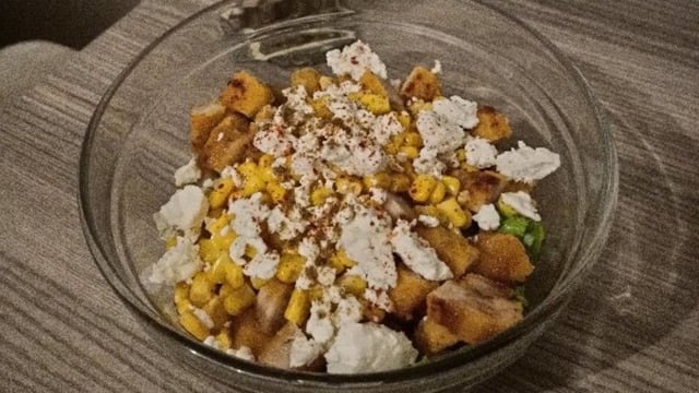 Pratik Hazırlanan: Yoğurtsuz Sezar Salatası
