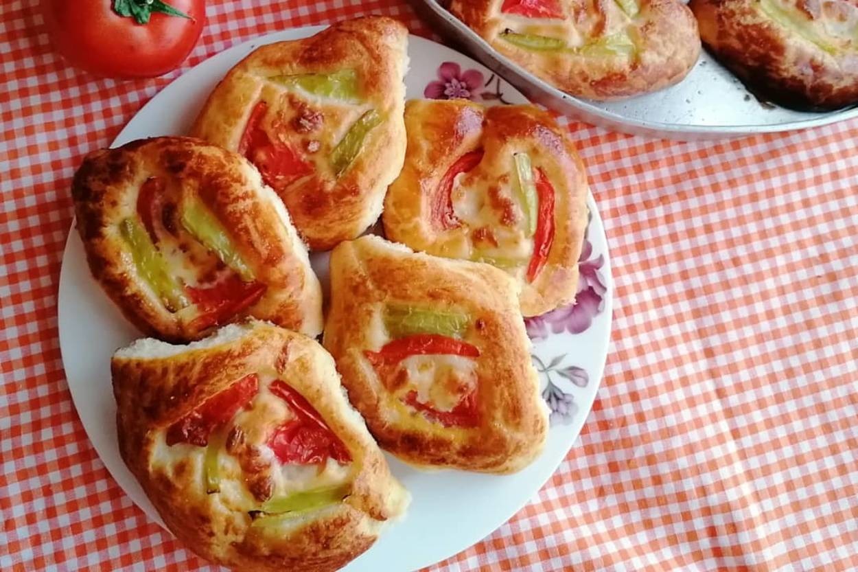 Yumuşacık Dokusuyla: Karnıyarık Poğaça