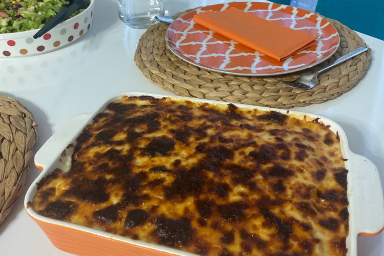 En Kolayından: Fırında Beşamel Soslu Tavuk