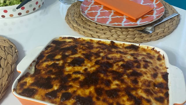En Kolayından: Fırında Beşamel Soslu Tavuk
