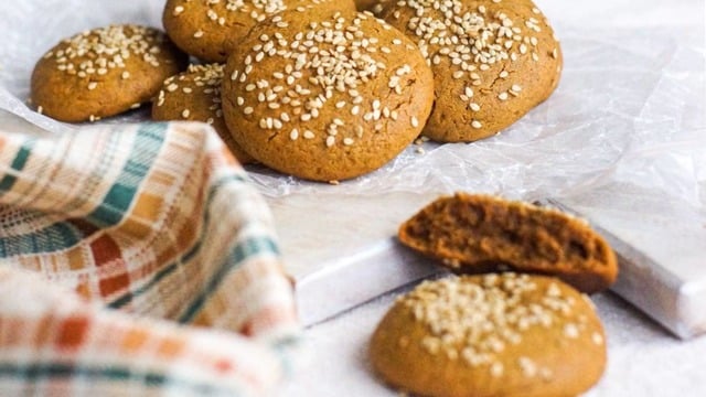 Az Malzemeyle Hazırlanan: Tahin Pekmezli Kurabiye