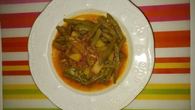 Soğuyunca da Güzel: Zeytinyağlı Patatesli Taze Fasulye Yemeği