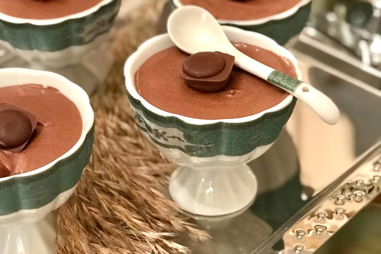 Az Malzeme Çok Lezzet: Çikolatalı Mousse