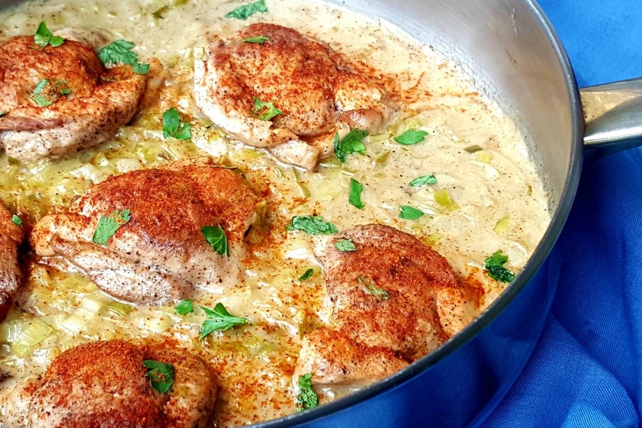 Enfes Dokusuyla: Pırasa ve Krema Soslu Hindi Eti