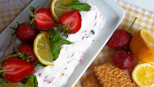 Fındıkla Enfes Buluşma: Çilekli Parfe