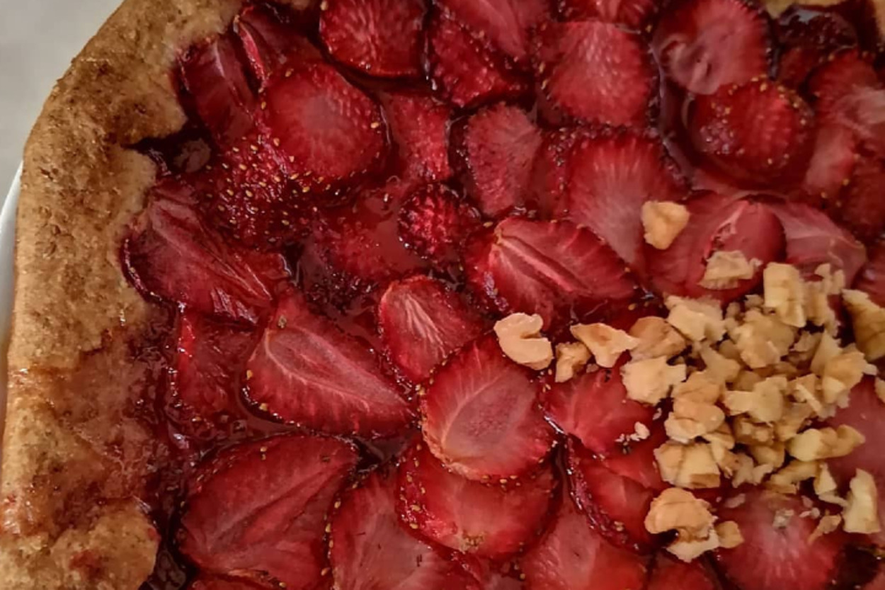 Fit Çay Saatlerine: Rafine Şekersiz Çilekli Galette
