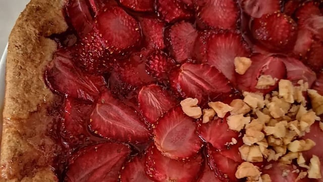 Fit Çay Saatlerine: Rafine Şekersiz Çilekli Galette