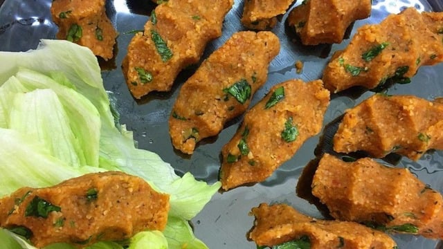 Ölçüsü Şaşmayan: Tam Kıvamında Mercimek Köftesi