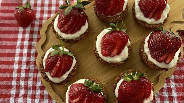 Enfes Görünümüyle: Çilekli Tartolet
