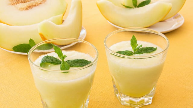 Kumsal Tadı: Kavunlu Smoothie