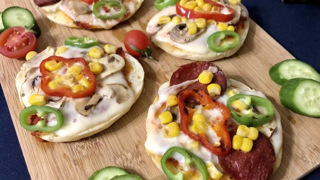 Tost Makinesinde Hemen Hazır: Bazlama Pizza