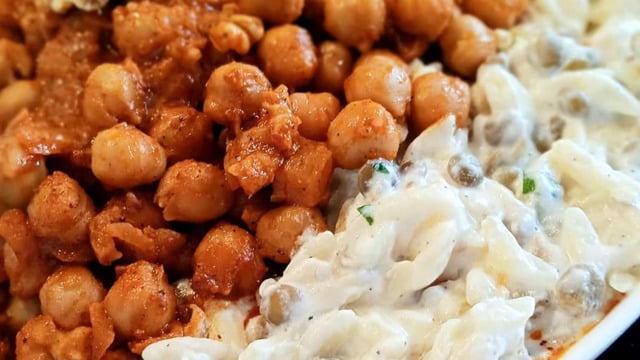 Doyurucu ve Enfes: Cevizli Bakliyat Salatası