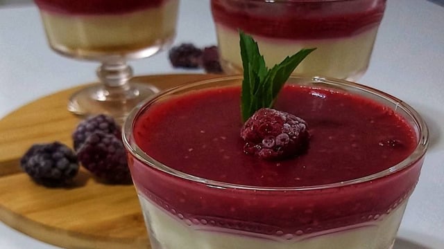 Mis Gibi Kıvamıyla: Frambuazlı Manolya Tatlısı