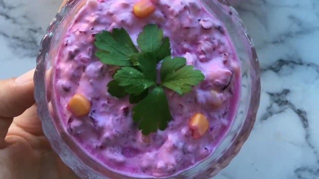 Klasik Salatalardan Uzak: Pratik Mor Lahana Salatası