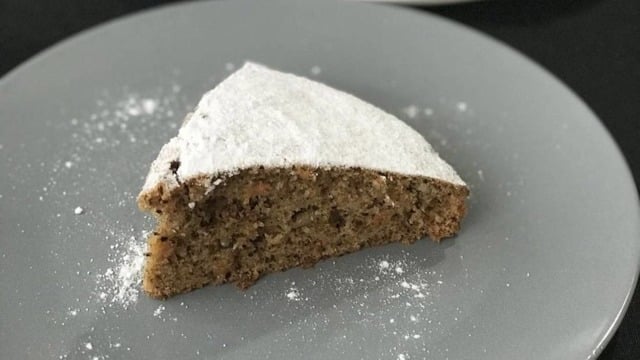 Lezzetine Lezzet Katan: Havuçlu Tarçınlı Cevizli Kek
