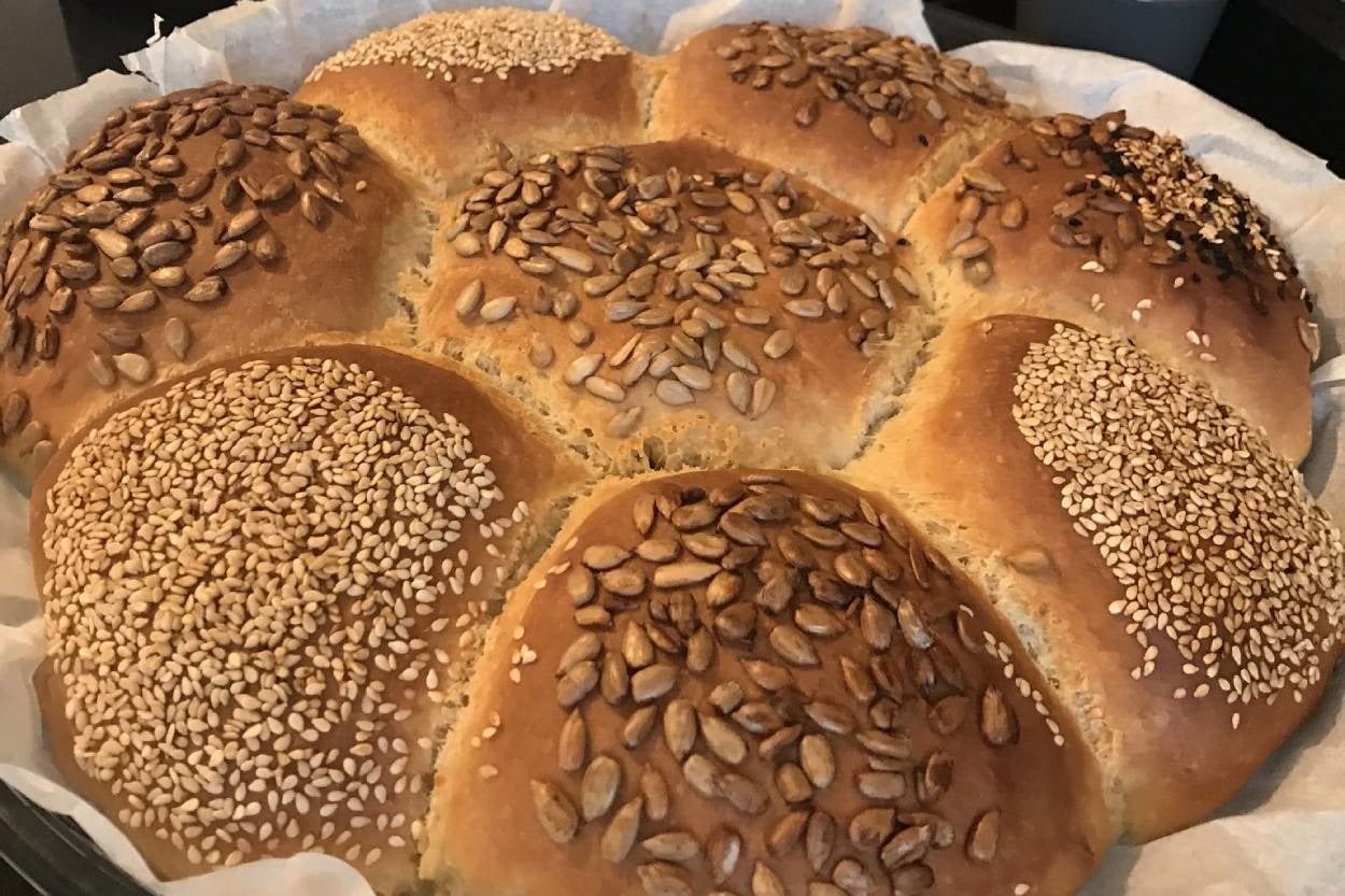 Leziz Kokusuyla: Kaşar Peynirli Çiçek Simit