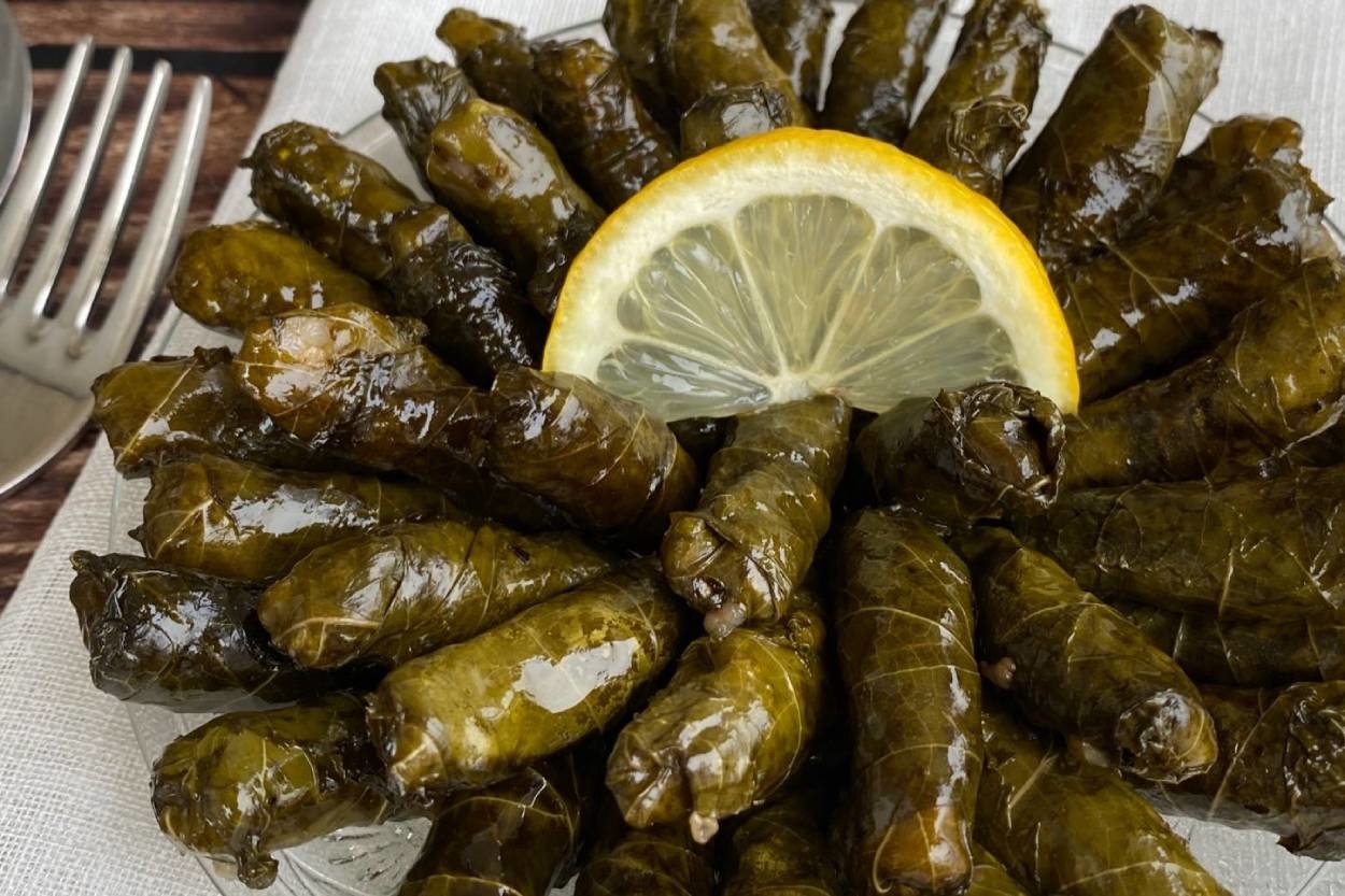 Zeytinyağlıların Vazgeçilmezi: Yaprak Sarma