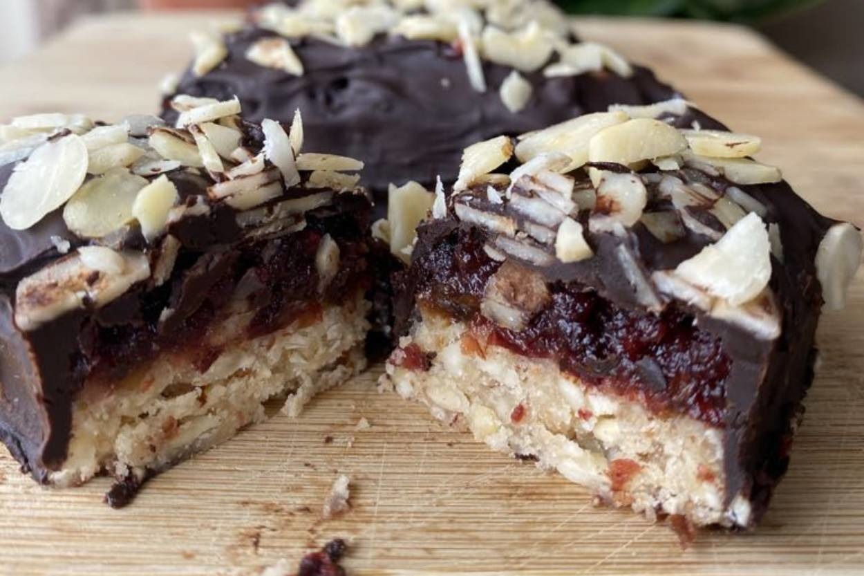 Tadına Bayılacağınız: Cranberry Dolgulu Glutensiz Fit Bar