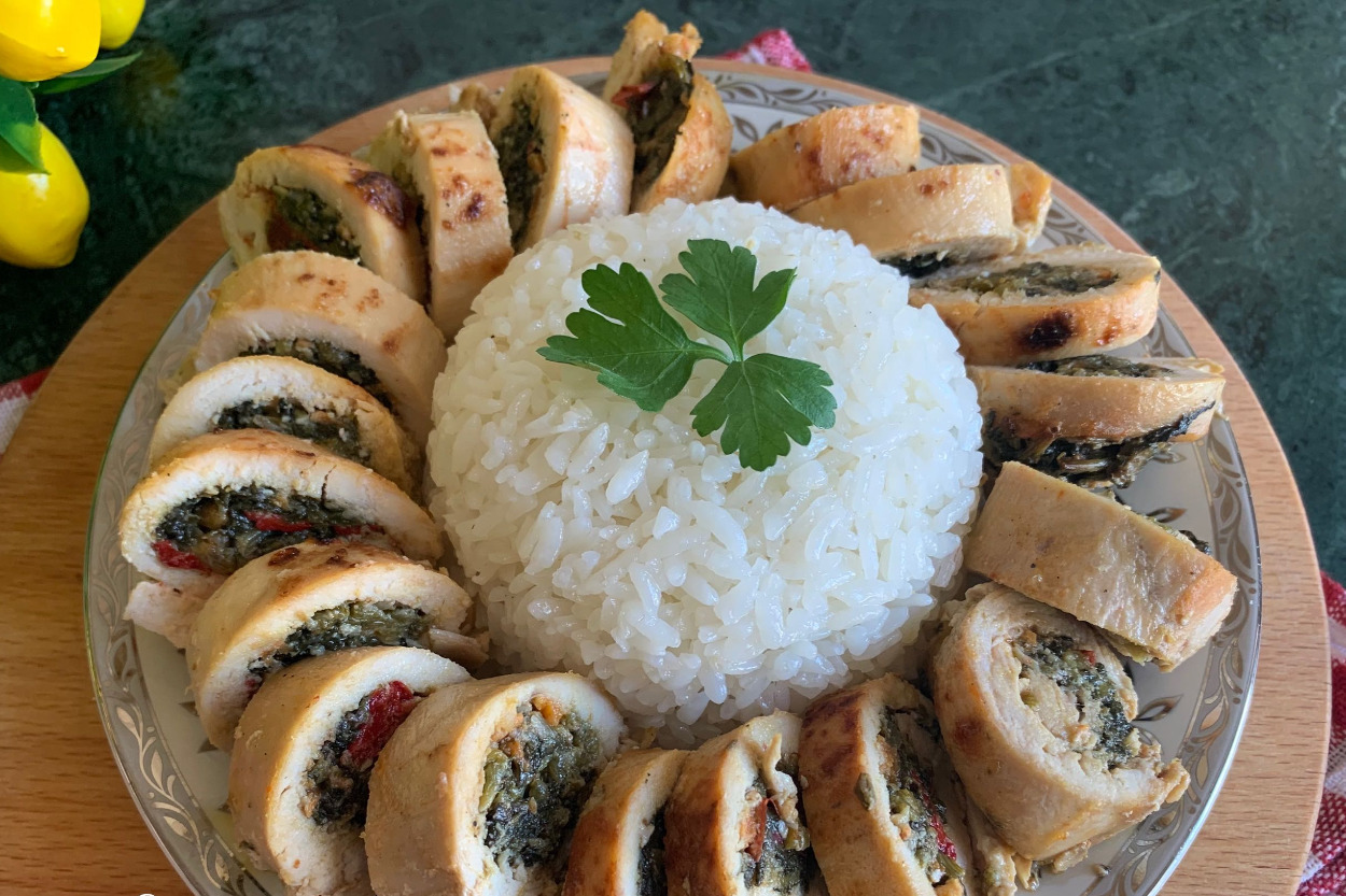 Sunumu Şahane: Ispanaklı Tavuk Sarma
