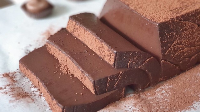 Dokusu Enfes: Yumuşacık Çikolatalı Puding Pastası