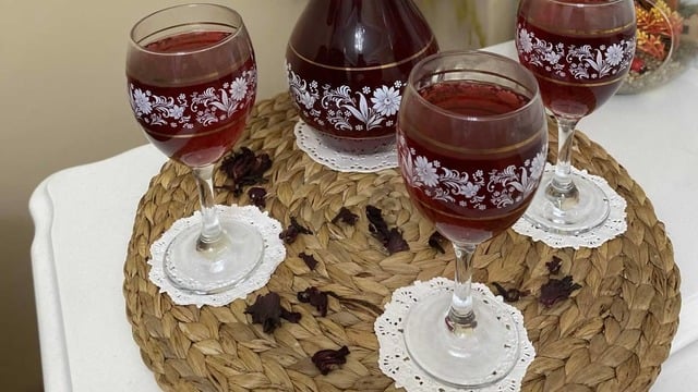 Yaz Aylarına: Hibiskus Şerbeti
