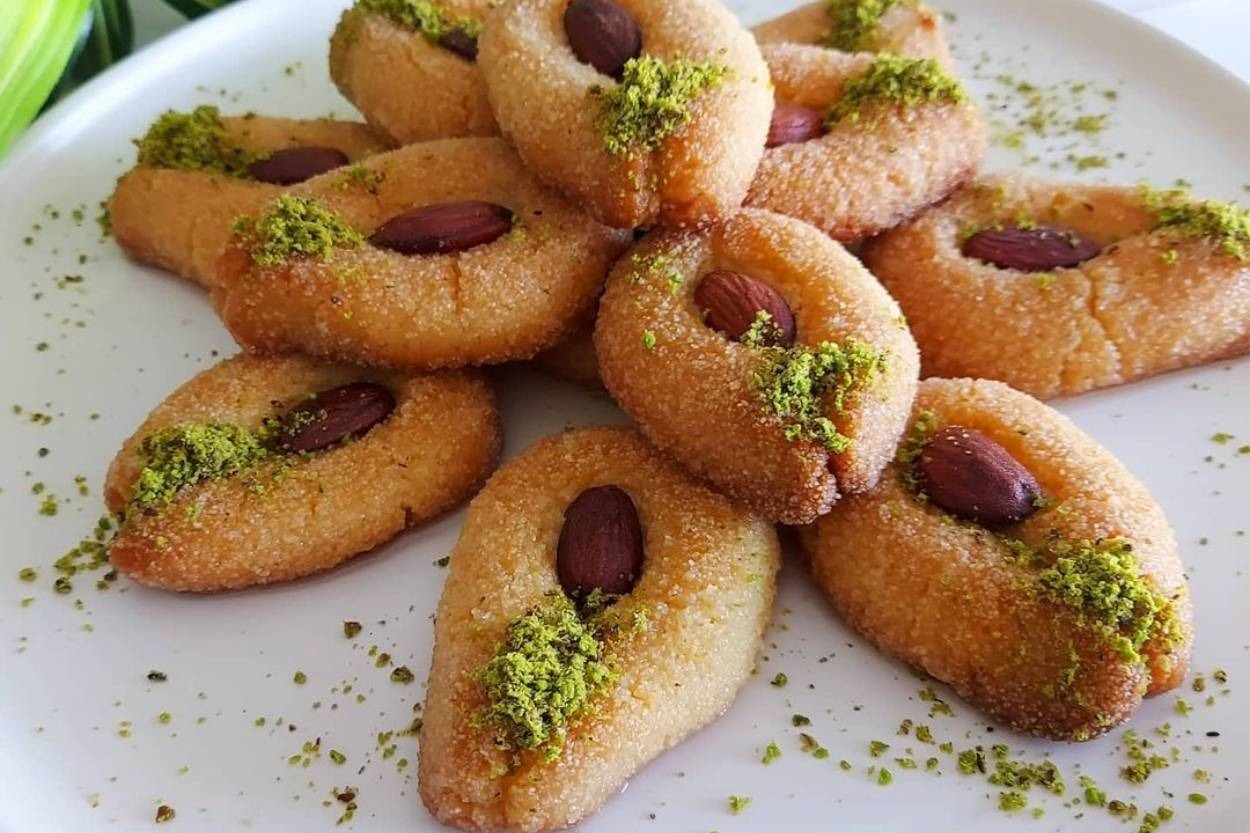 Baklavaya Rakip: Balparmak Tatlısı