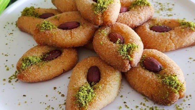 Baklavaya Rakip: Balparmak Tatlısı