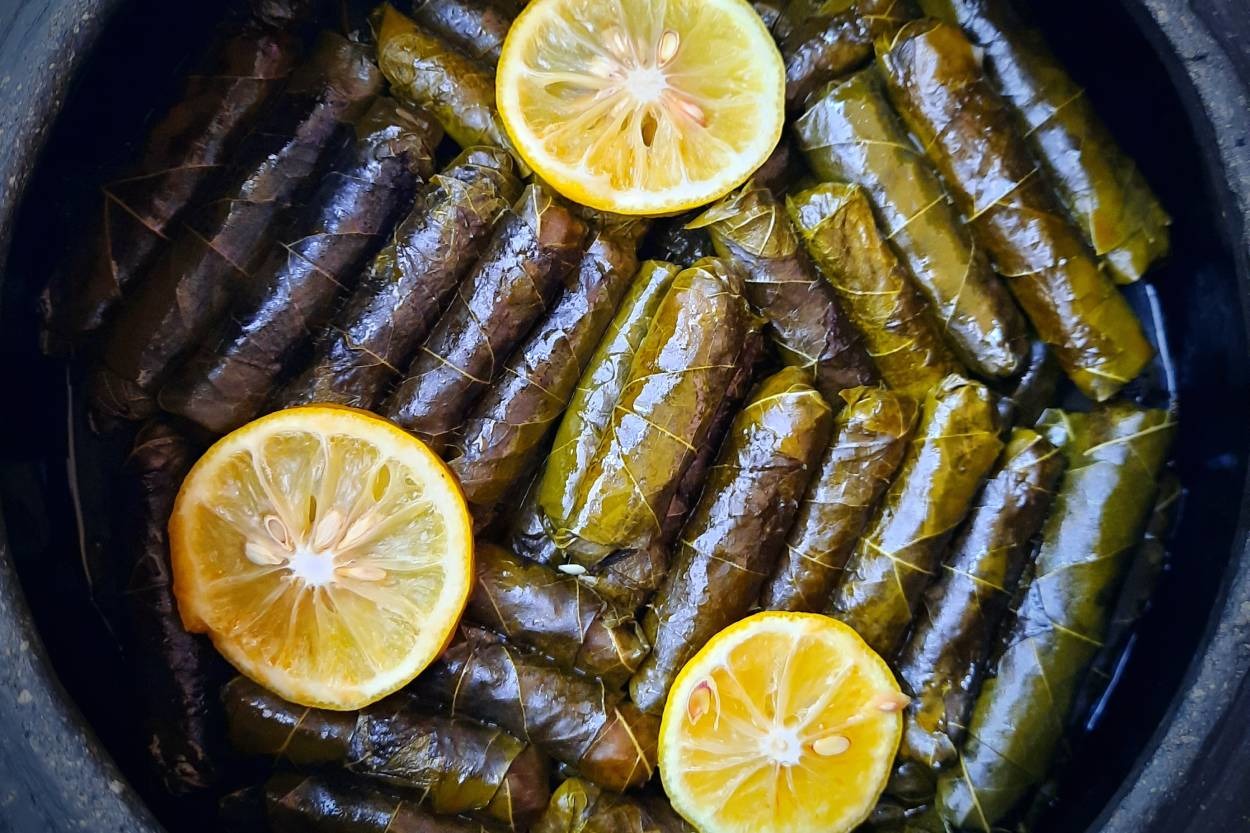 Tadı Damakta Kalacak: Ev Yapımı Zeytinyağlı Yaprak Sarma