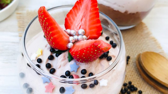 İçinde Yumurta Yok: 3 Malzemeli Mousse
