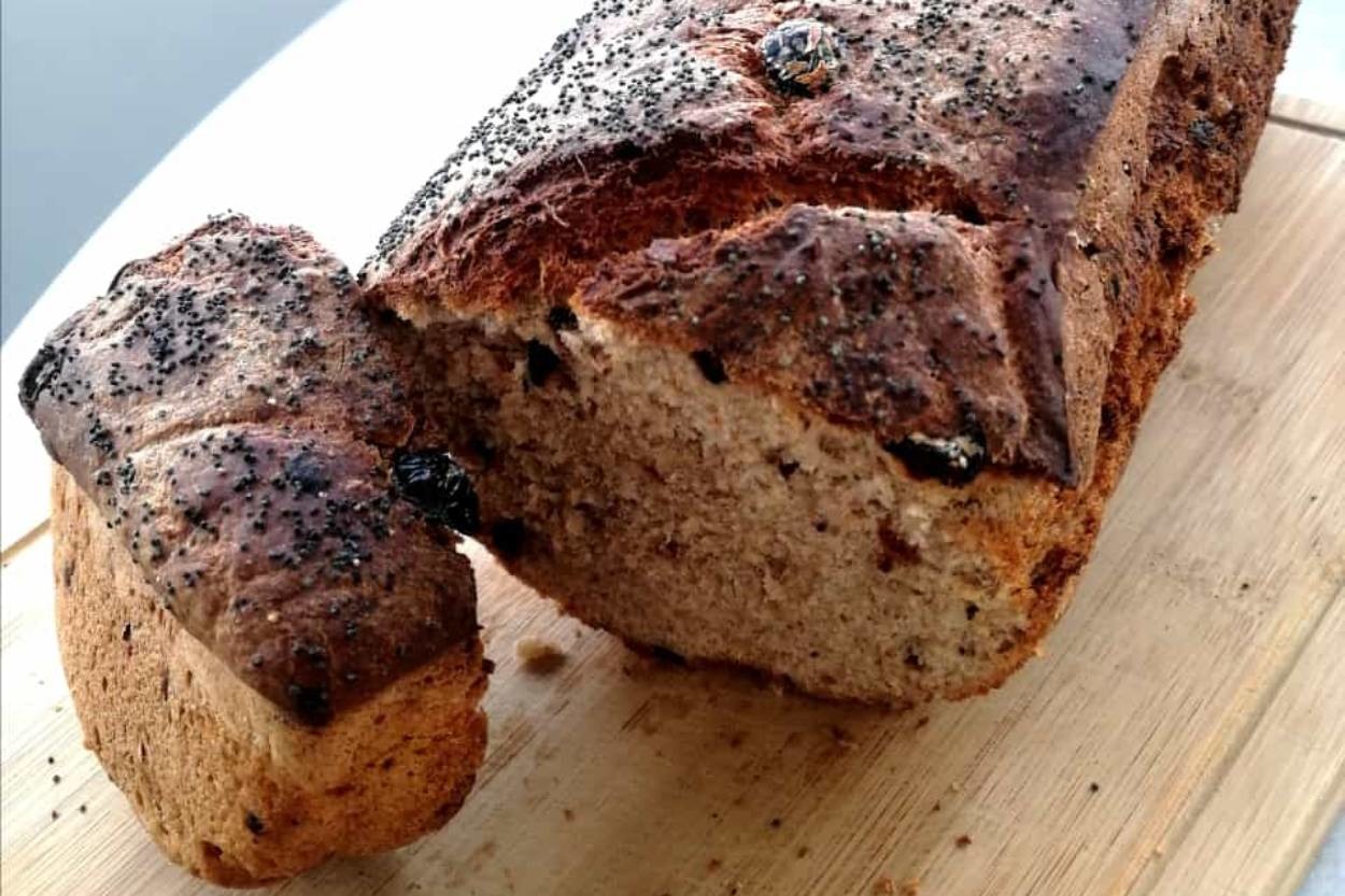Farklı ve Lezzetli: Zeytinli Haşhaşlı Ekmek