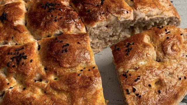Yumuşacık Dokusuyla: Tam Buğdaylı Dev Pide