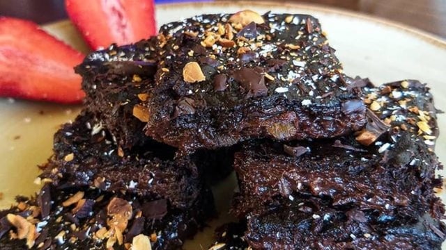 Lezzet Patlaması Yaşatan: 4 Malzemeli Vegan Brownie