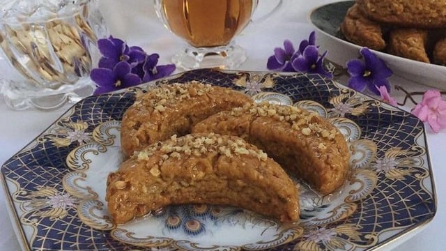 Kıyır Kıyır: Şerbetli Ay Tatlısı