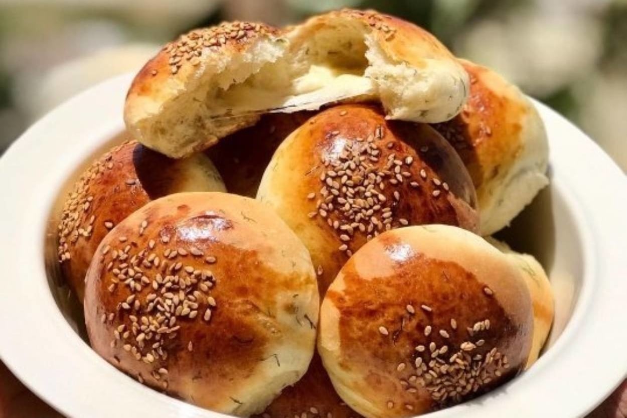 Puf Puf Kabaran: Dereotlu Kaşarlı Poğaça