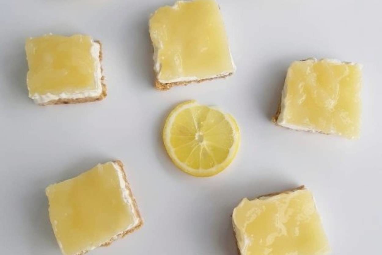 Taze Lezzet: Limonlu Cheesecake Dilimleri