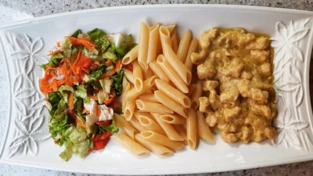 Pratik Bir Şekilde Hazır: Köri Soslu Tavuk