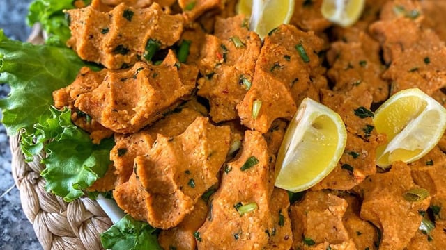 Tam Tutan Kıvamıyla: Kolay Mercimek Köftesi