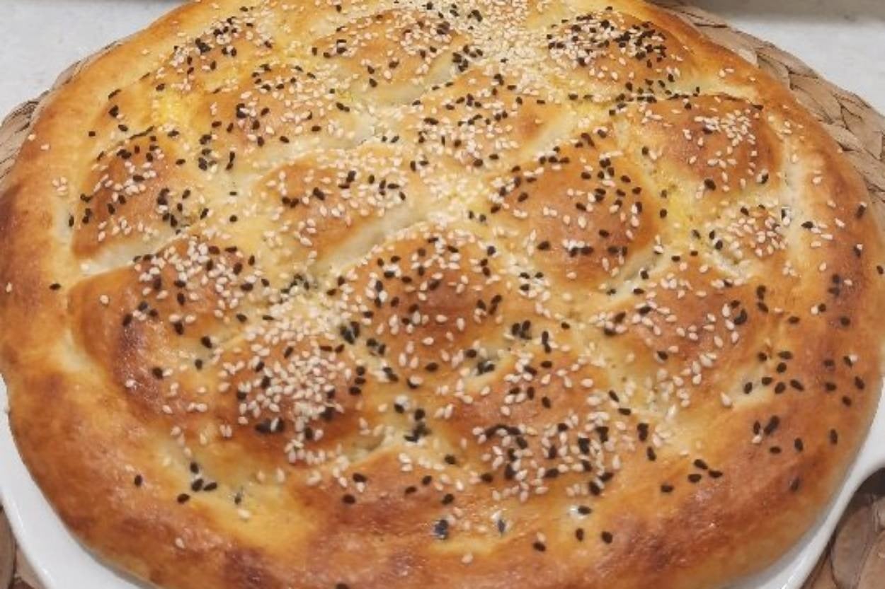 Pratikçe Hazırlanana: Ev Yapımı Ramazan Pidesi