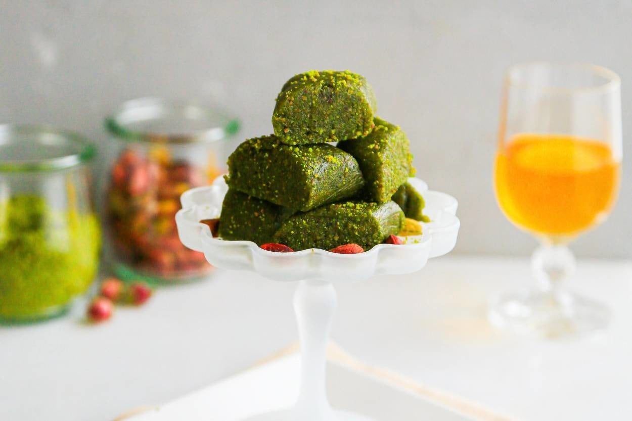 Sadece 4 Malzemeyle: Kolay ve Fit Fıstık Sarma