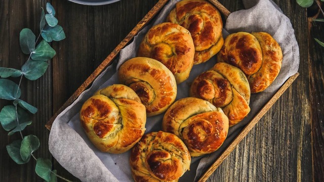 Puf Dokusuyla: Tahinli Cevizli Çörek