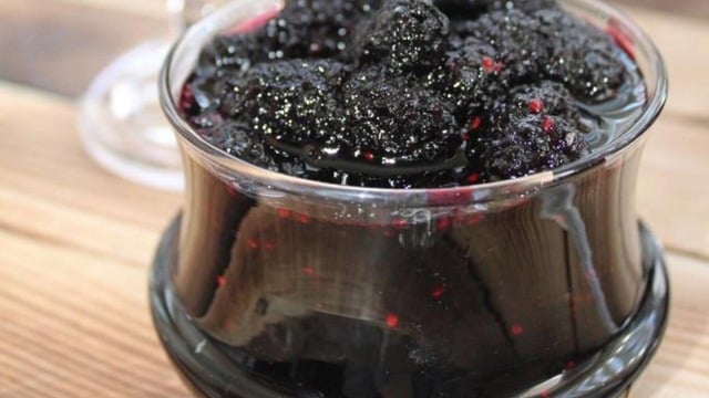 Tadı ve Rengi Enfes: Karadut Reçeli