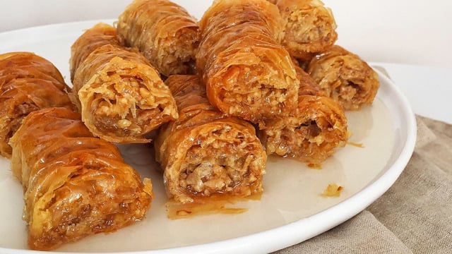 En Pratiğinden: Tahinli Büzme Baklava